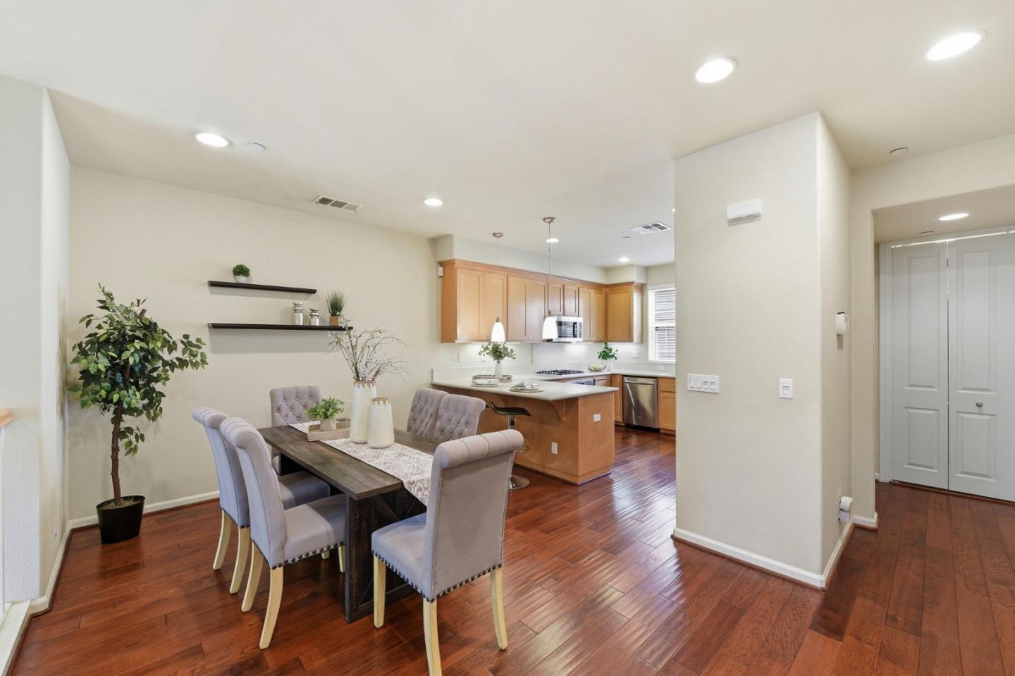 2149 Samaritan DR