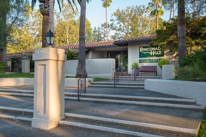 102 Calle Corta