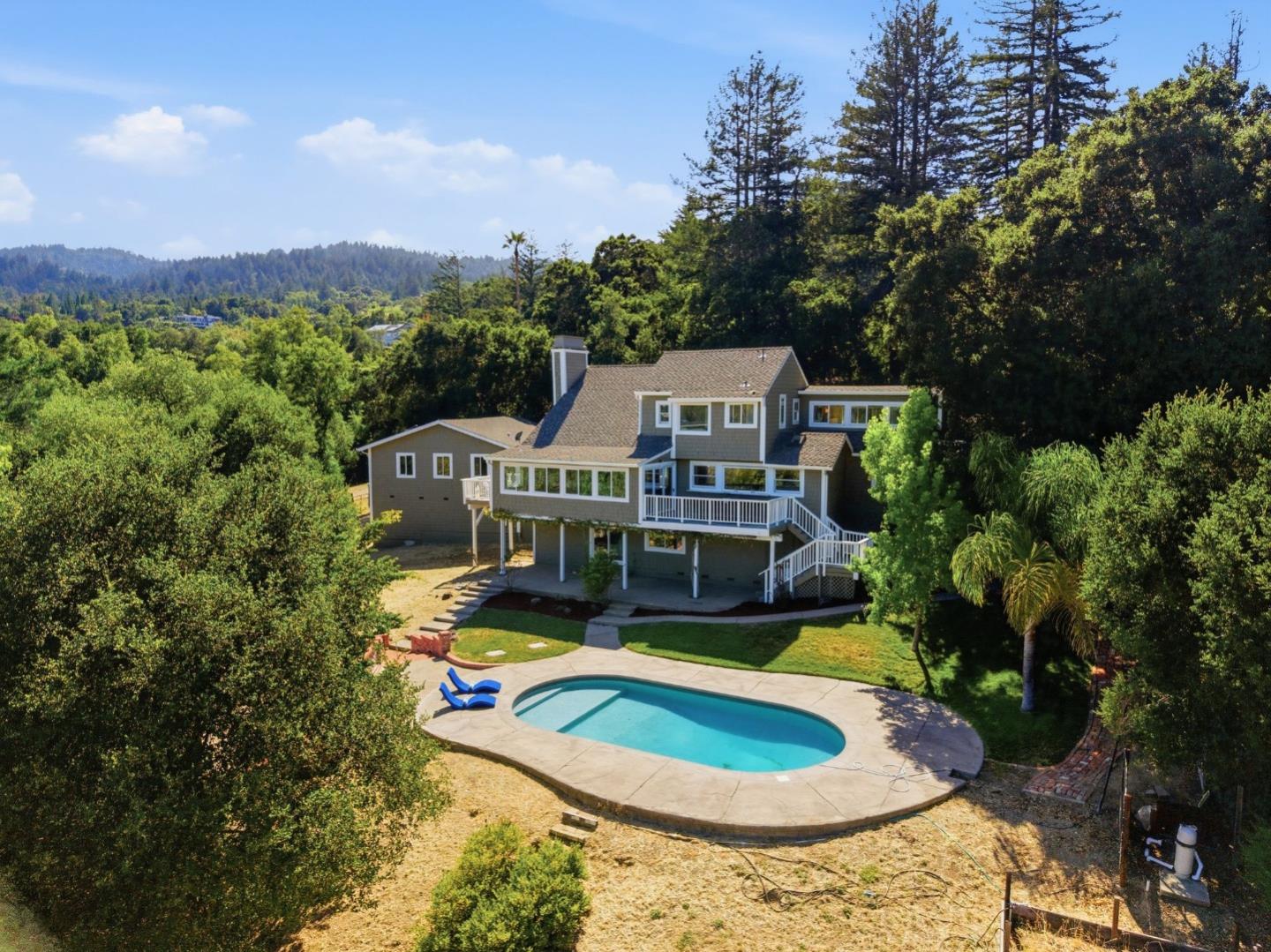 18300 Lakeview Court