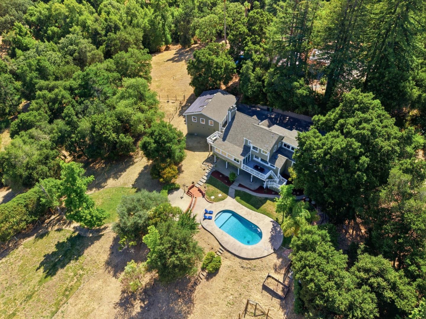 18300 Lakeview Court