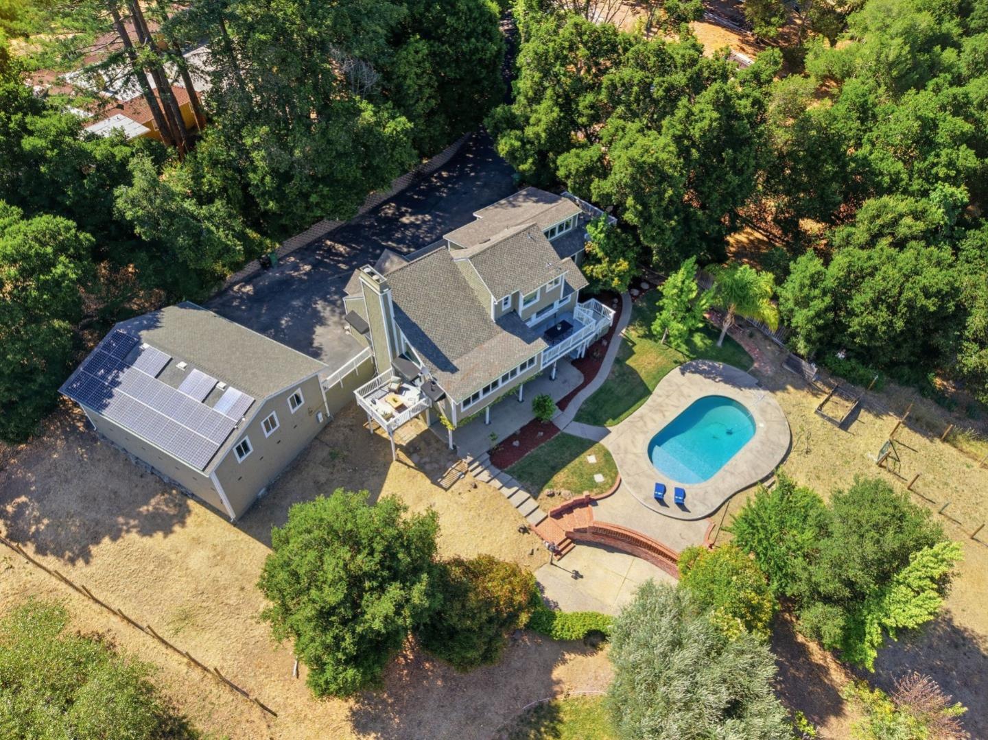 18300 Lakeview Court