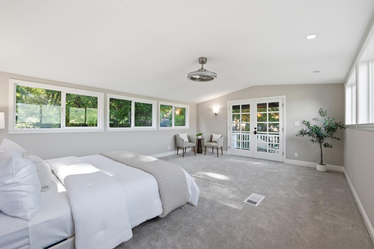 18300 Lakeview Court