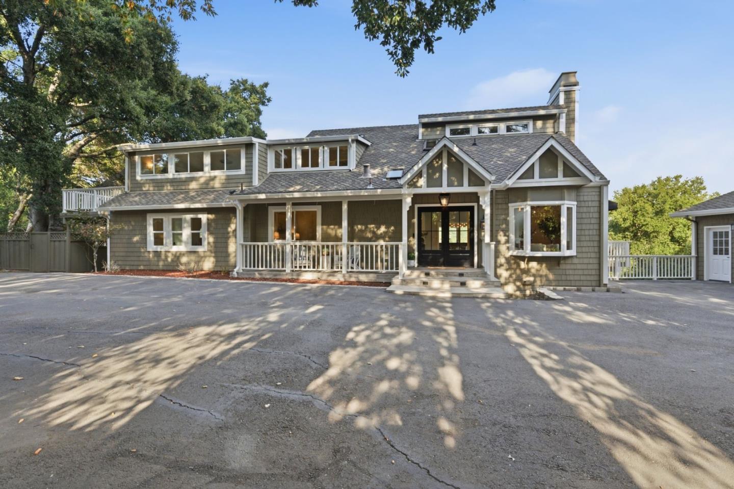 18300 Lakeview Court