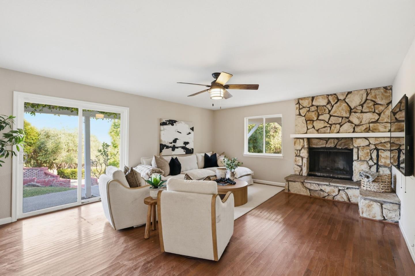 18300 Lakeview Court
