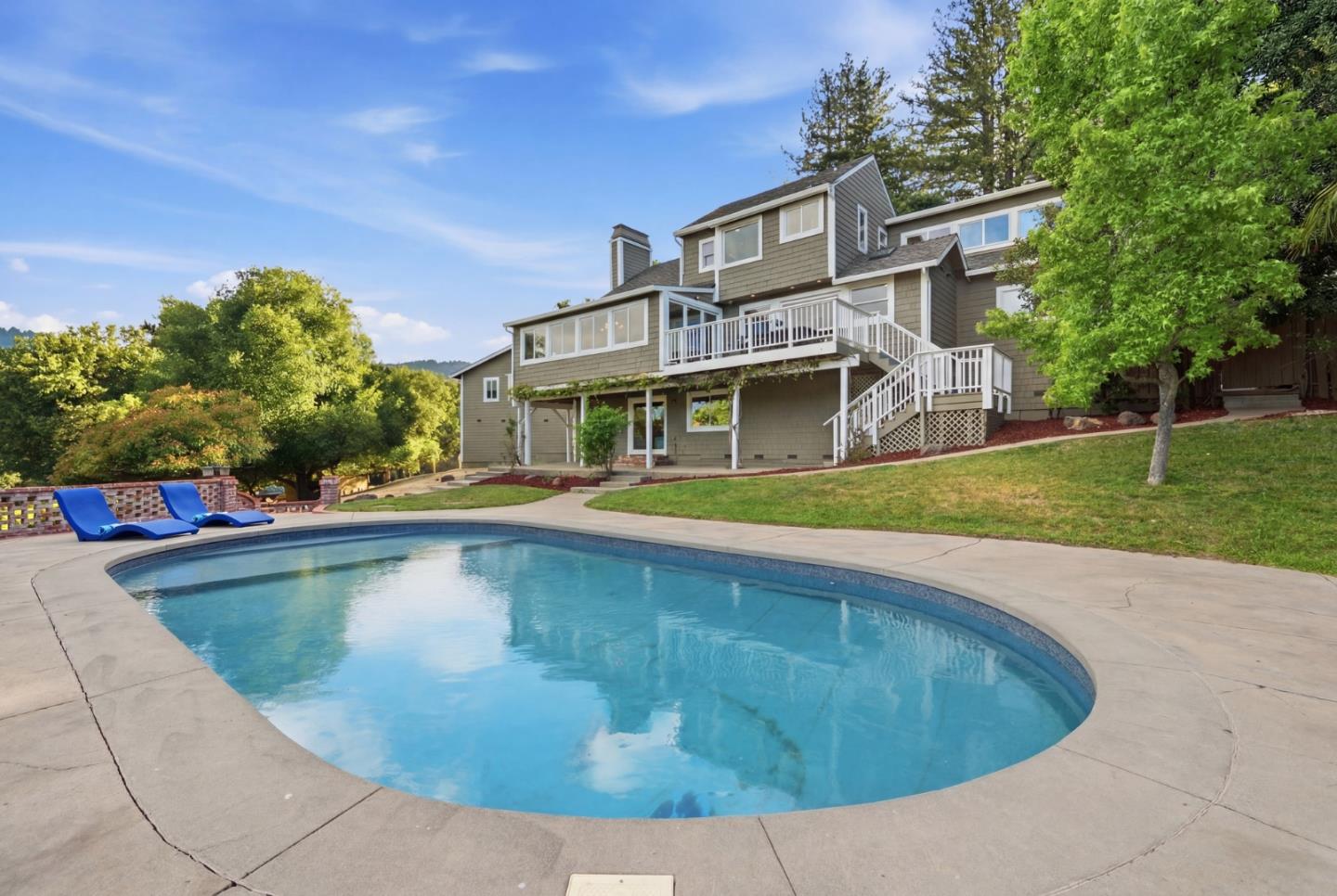 18300 Lakeview Court