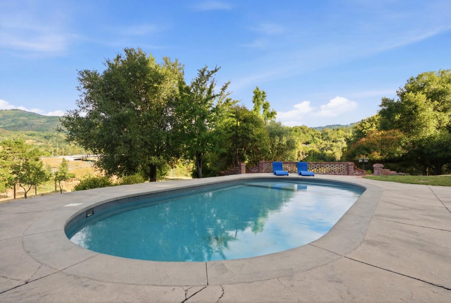 18300 Lakeview Court