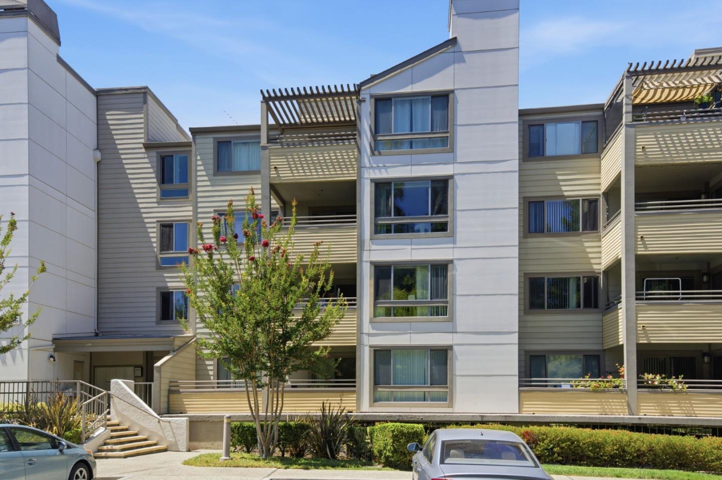 1271 Poplar AVE 307
