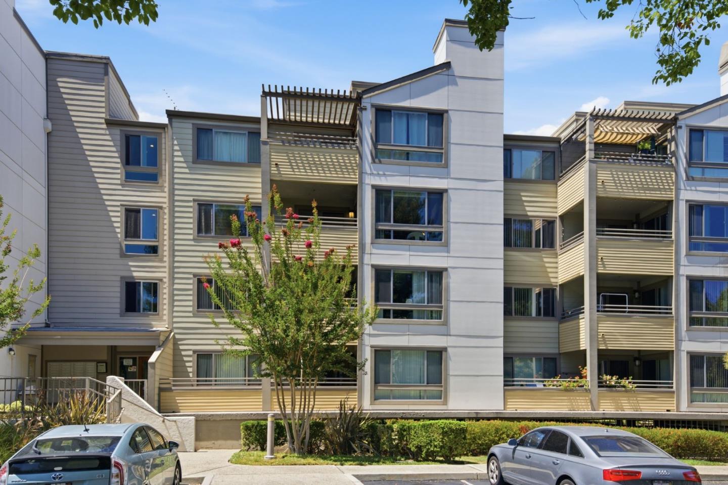 1271 Poplar AVE 307