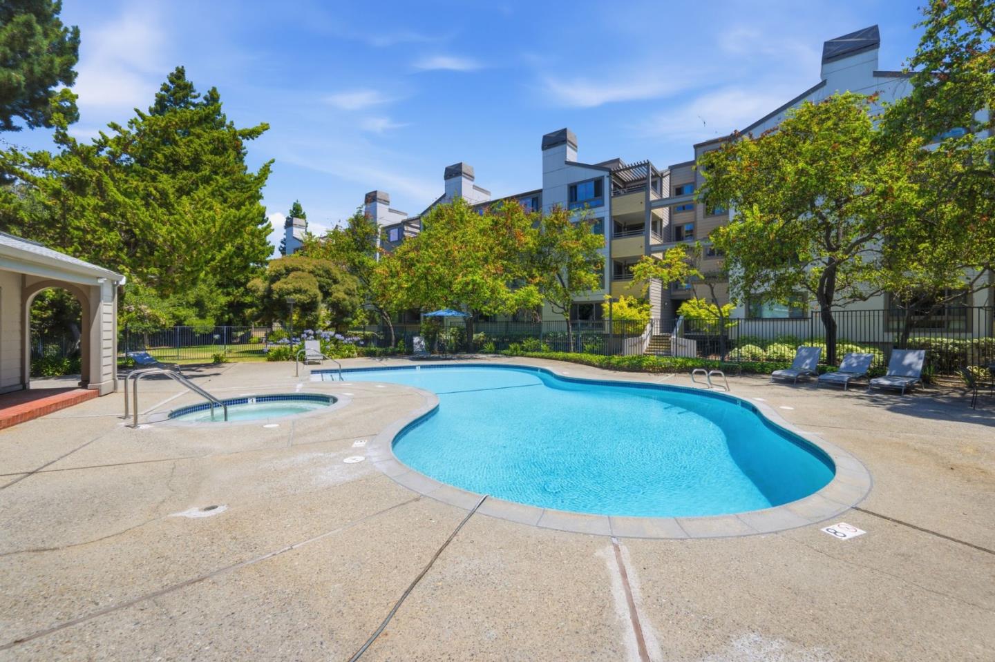 1271 Poplar AVE 307