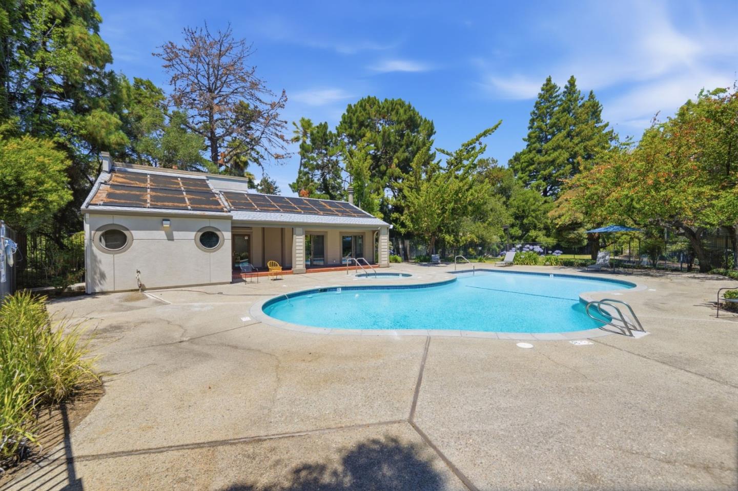 1271 Poplar AVE 307