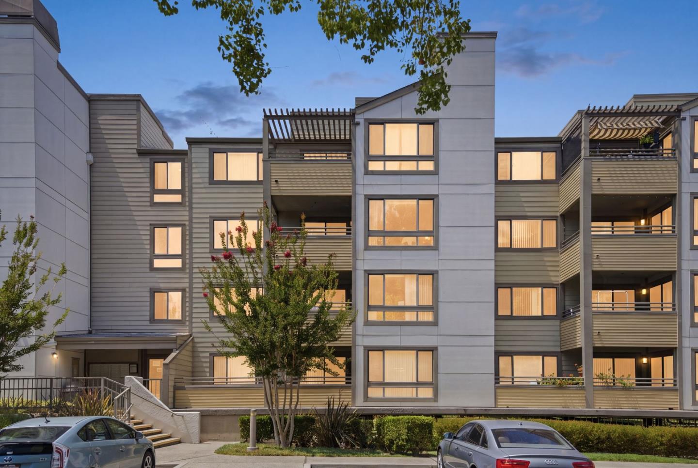 1271 Poplar AVE 307