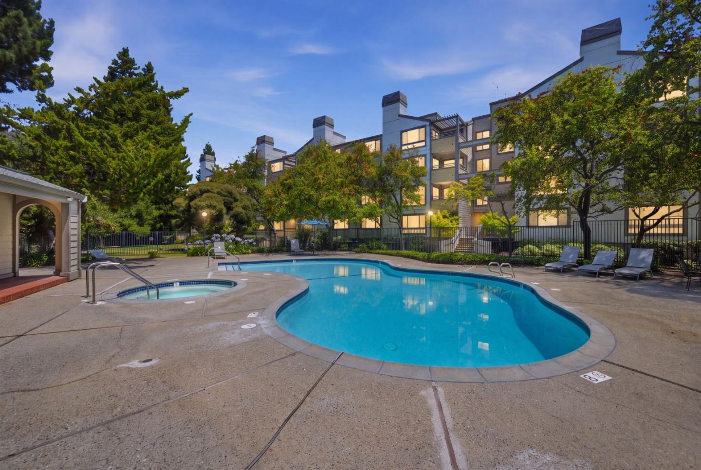 1271 Poplar AVE 307