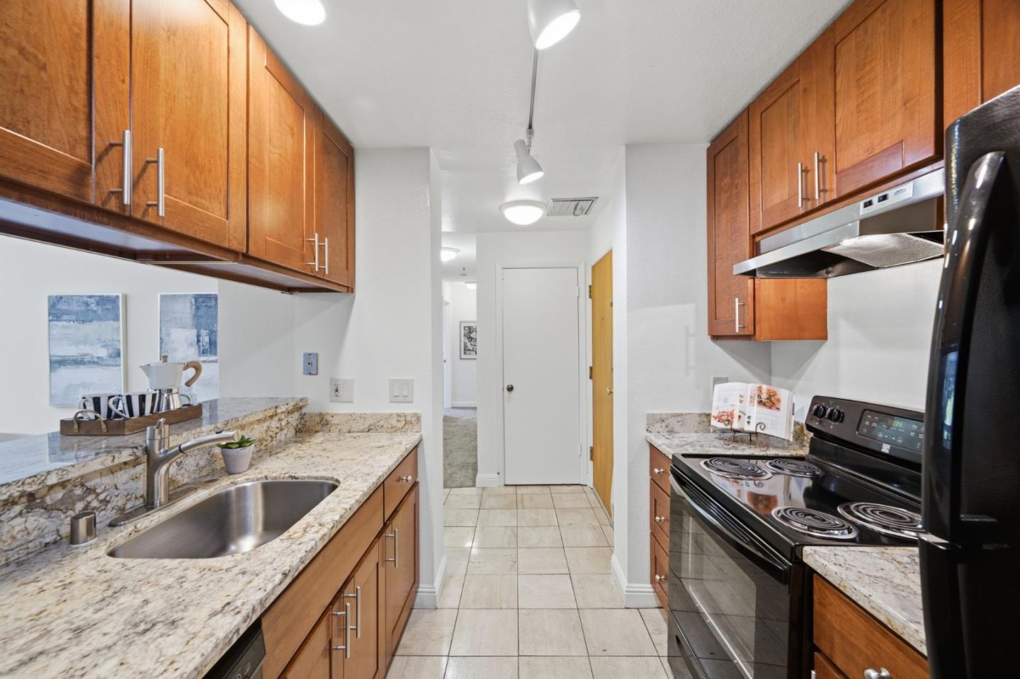 1271 Poplar AVE 307