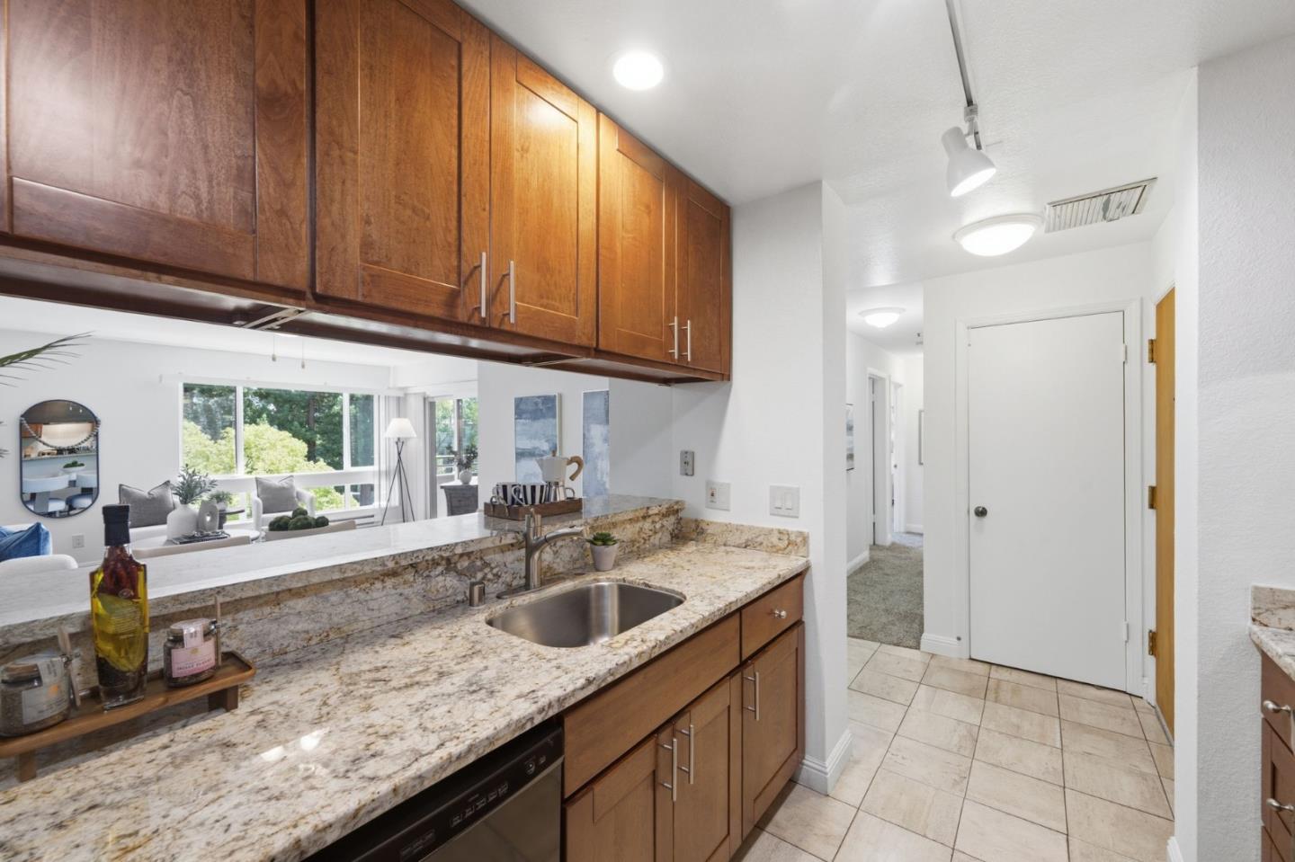 1271 Poplar AVE 307