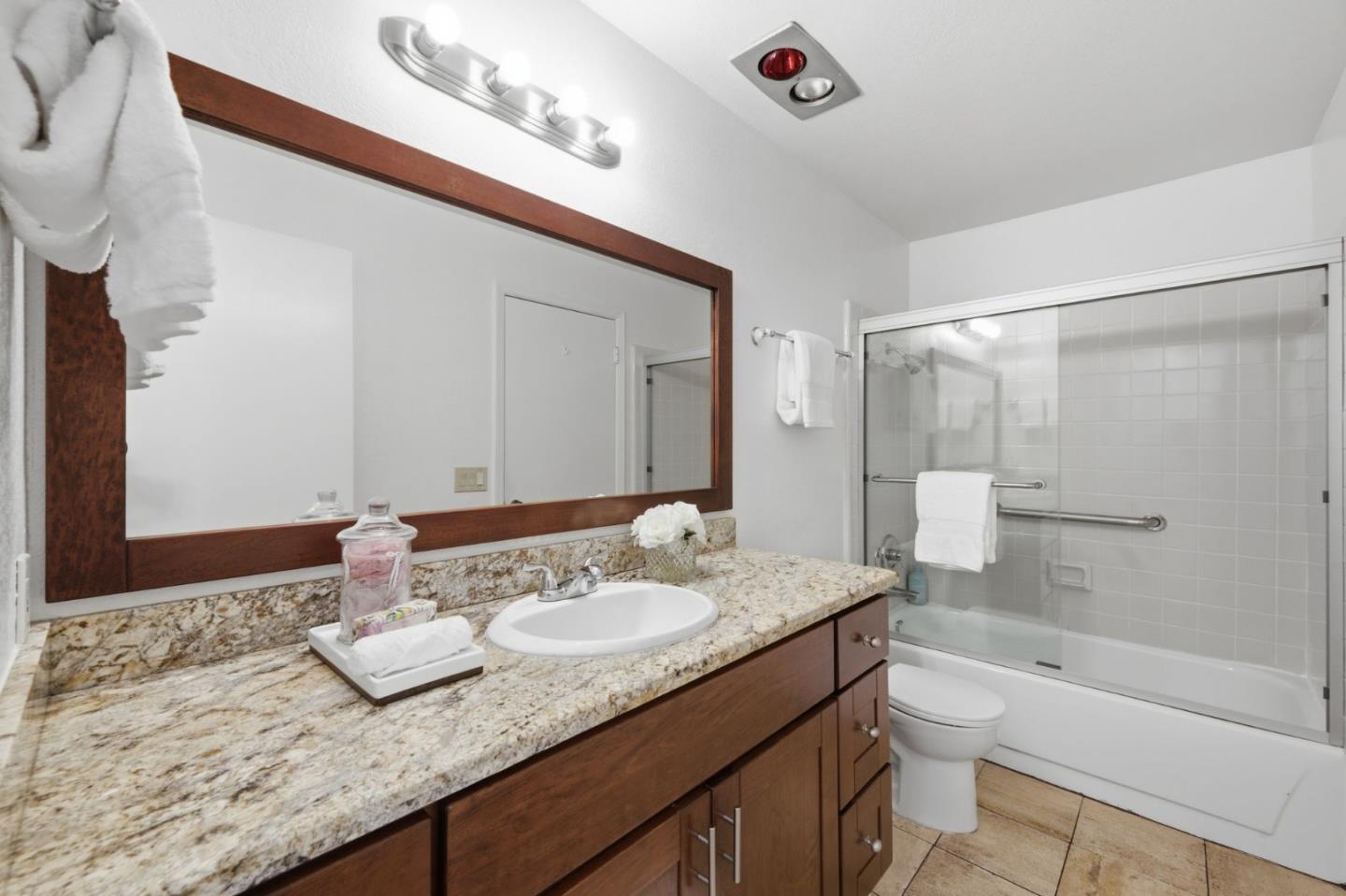 1271 Poplar AVE 307