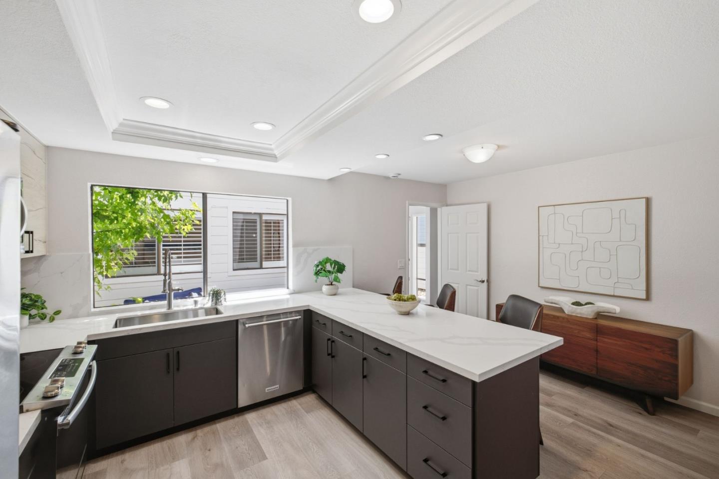 405 Clearview DR