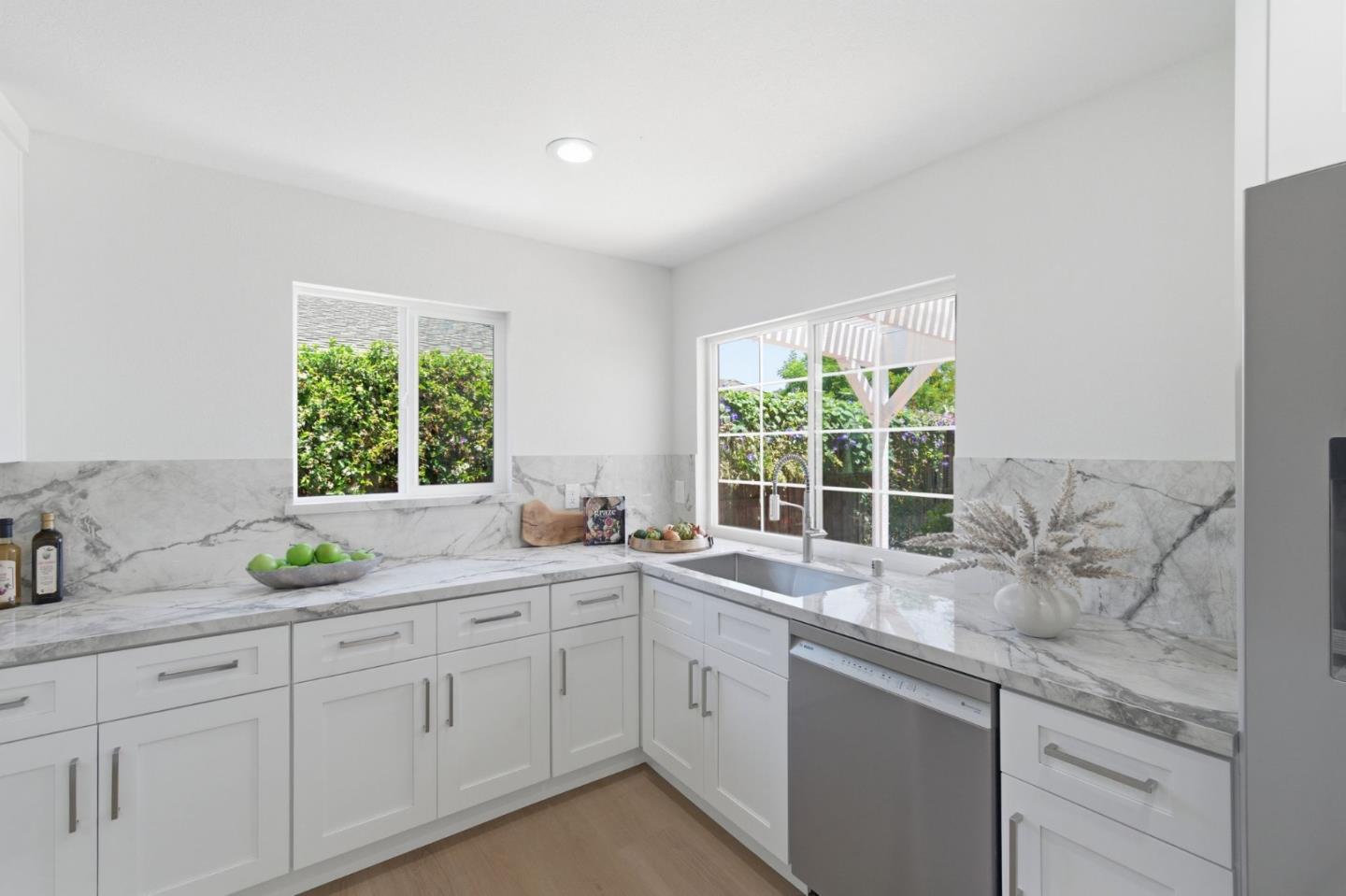 4576 Jonquil DR