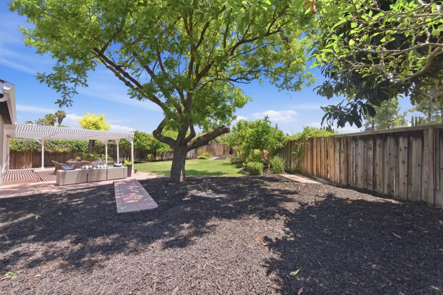 4576 Jonquil DR