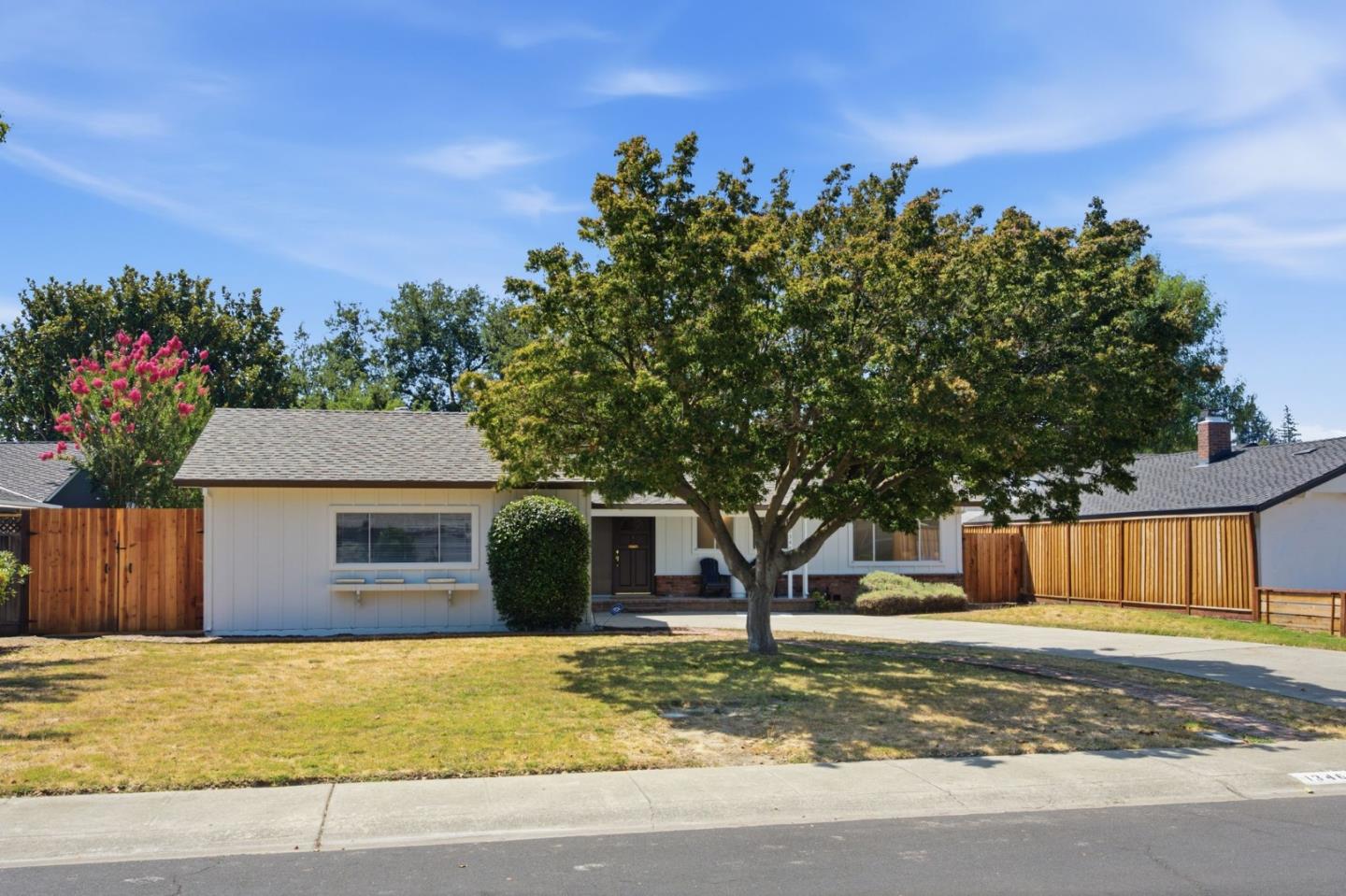 1346 El Moro DR