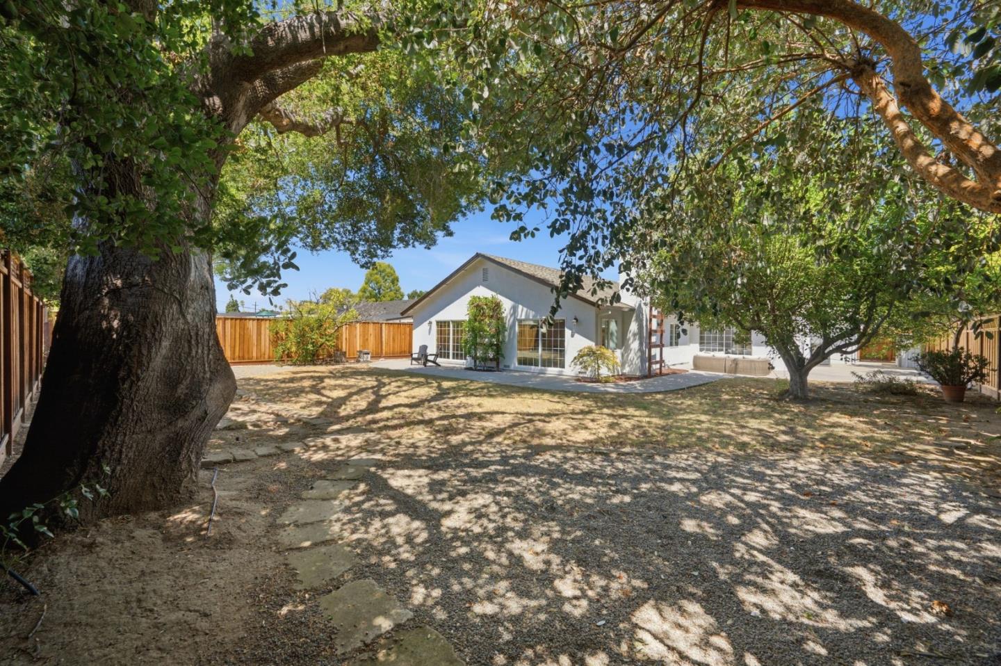 1346 El Moro DR