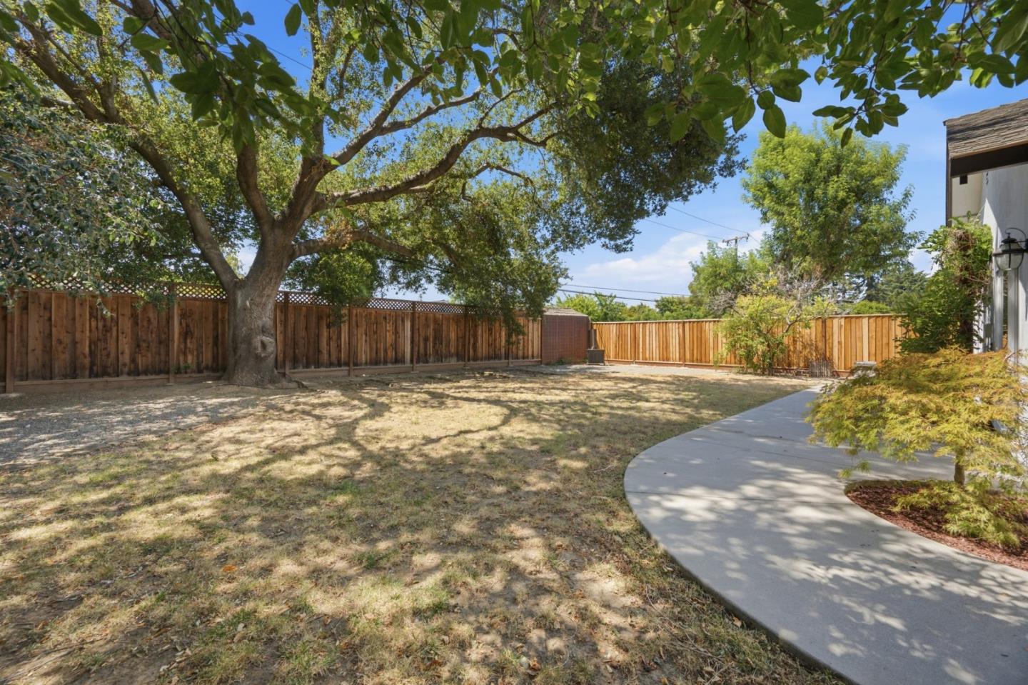 1346 El Moro DR