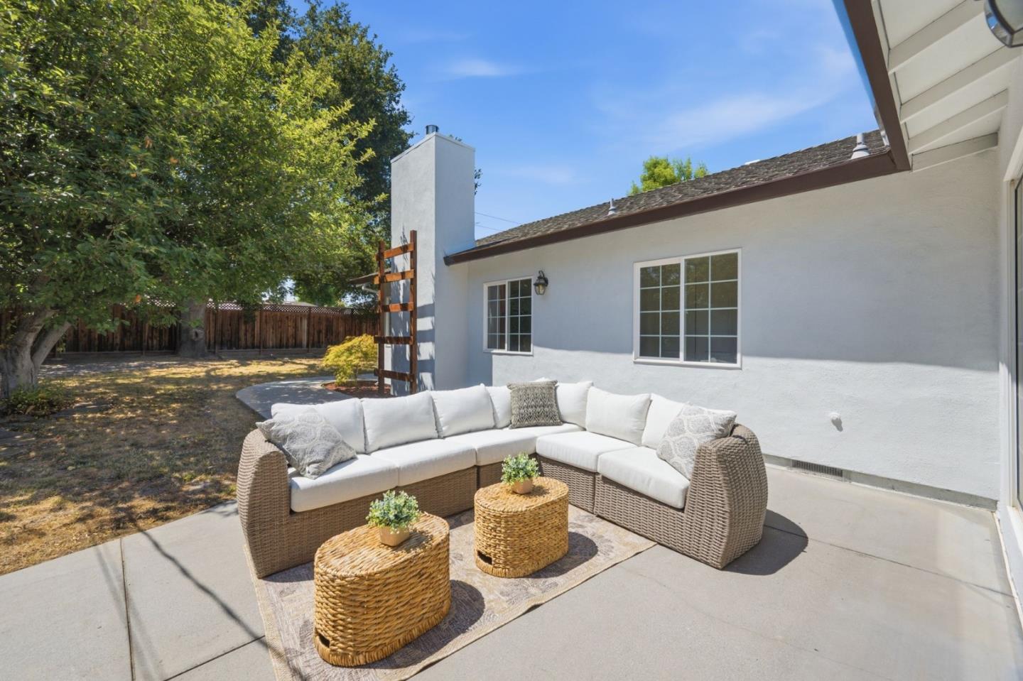 1346 El Moro DR
