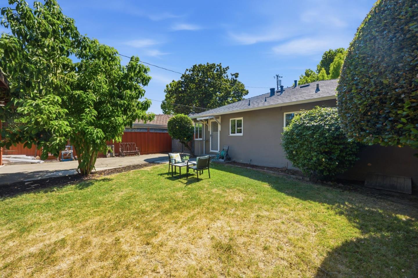 2390 Richland AVE