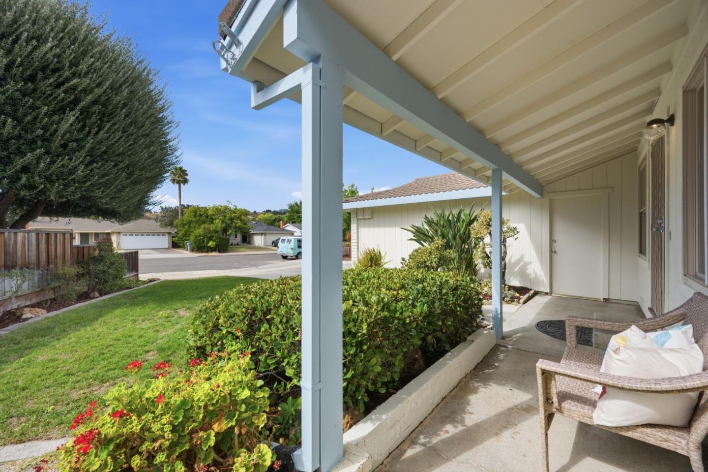 573 Chickasaw CT