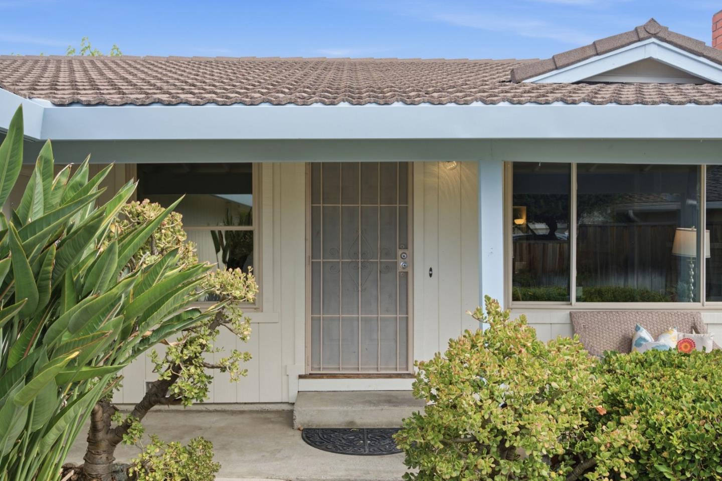573 Chickasaw CT