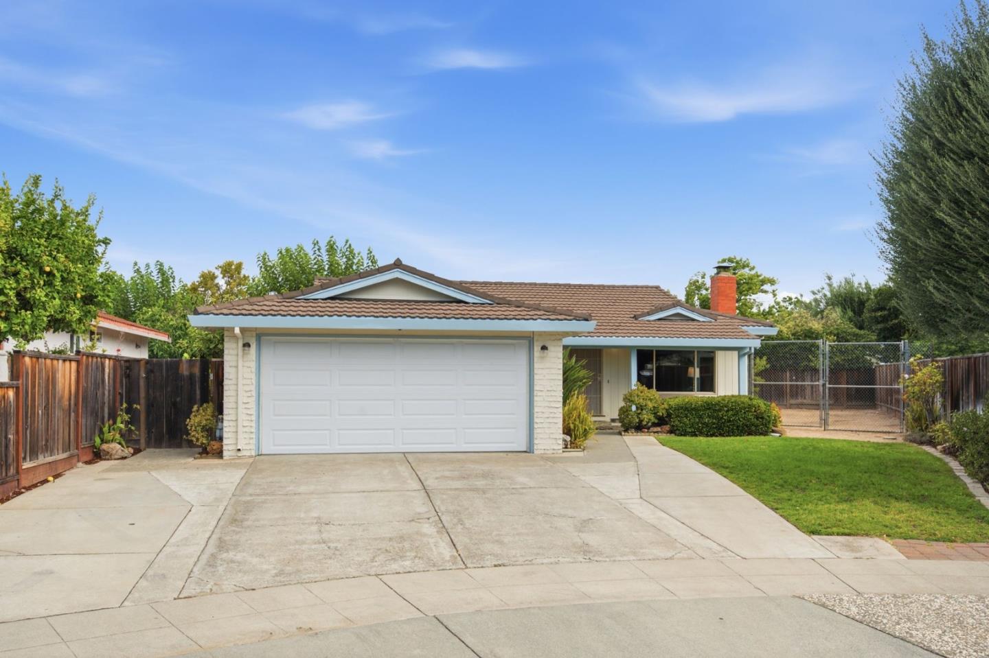 573 Chickasaw CT