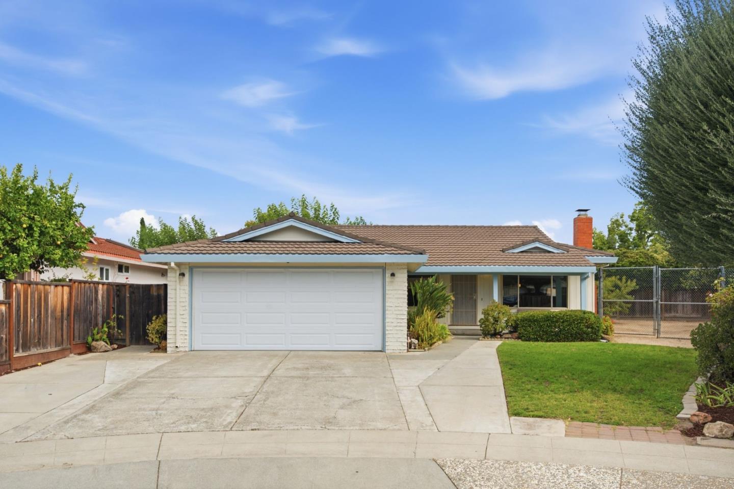 573 Chickasaw CT