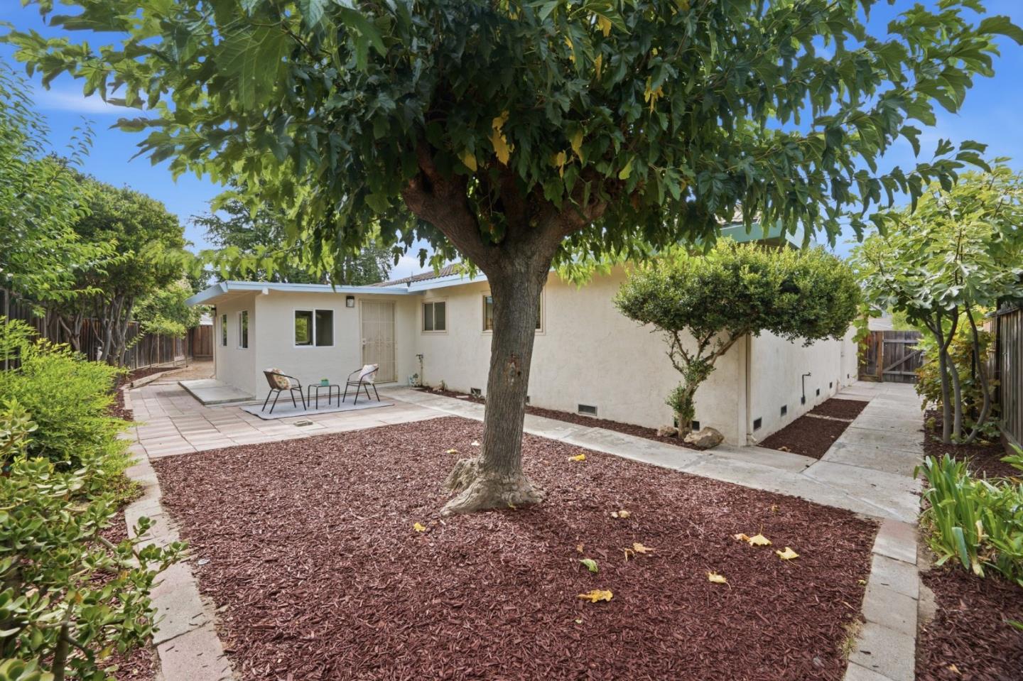 573 Chickasaw CT