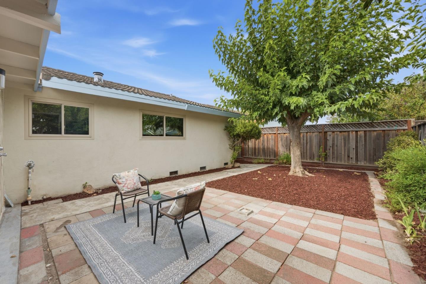 573 Chickasaw CT