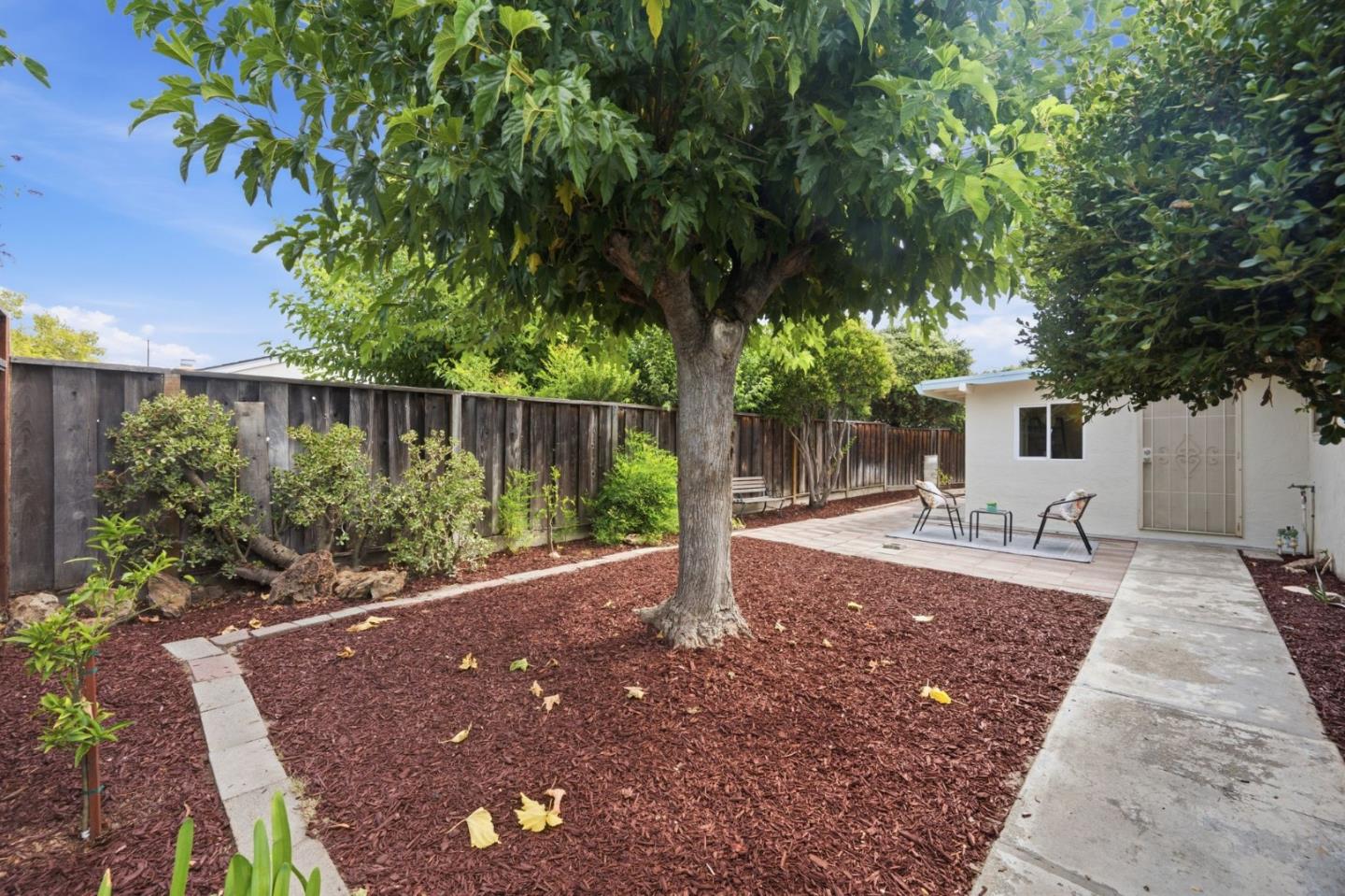 573 Chickasaw CT
