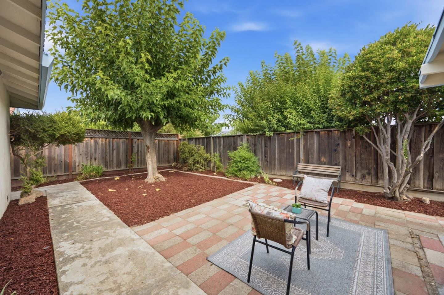 573 Chickasaw CT
