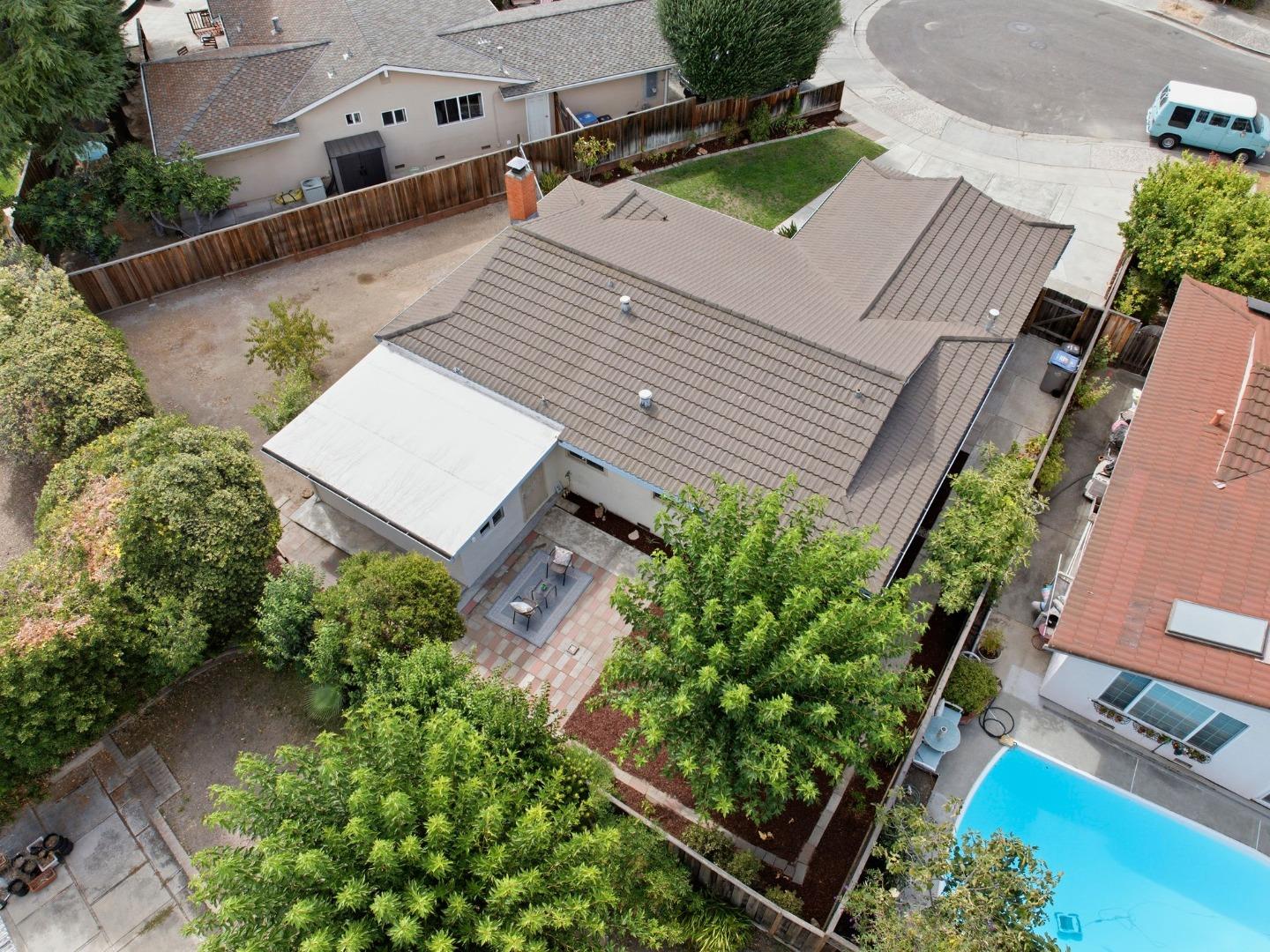 573 Chickasaw CT