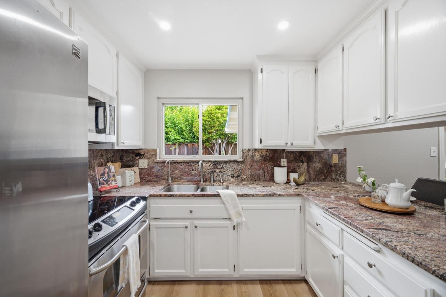 573 Chickasaw CT