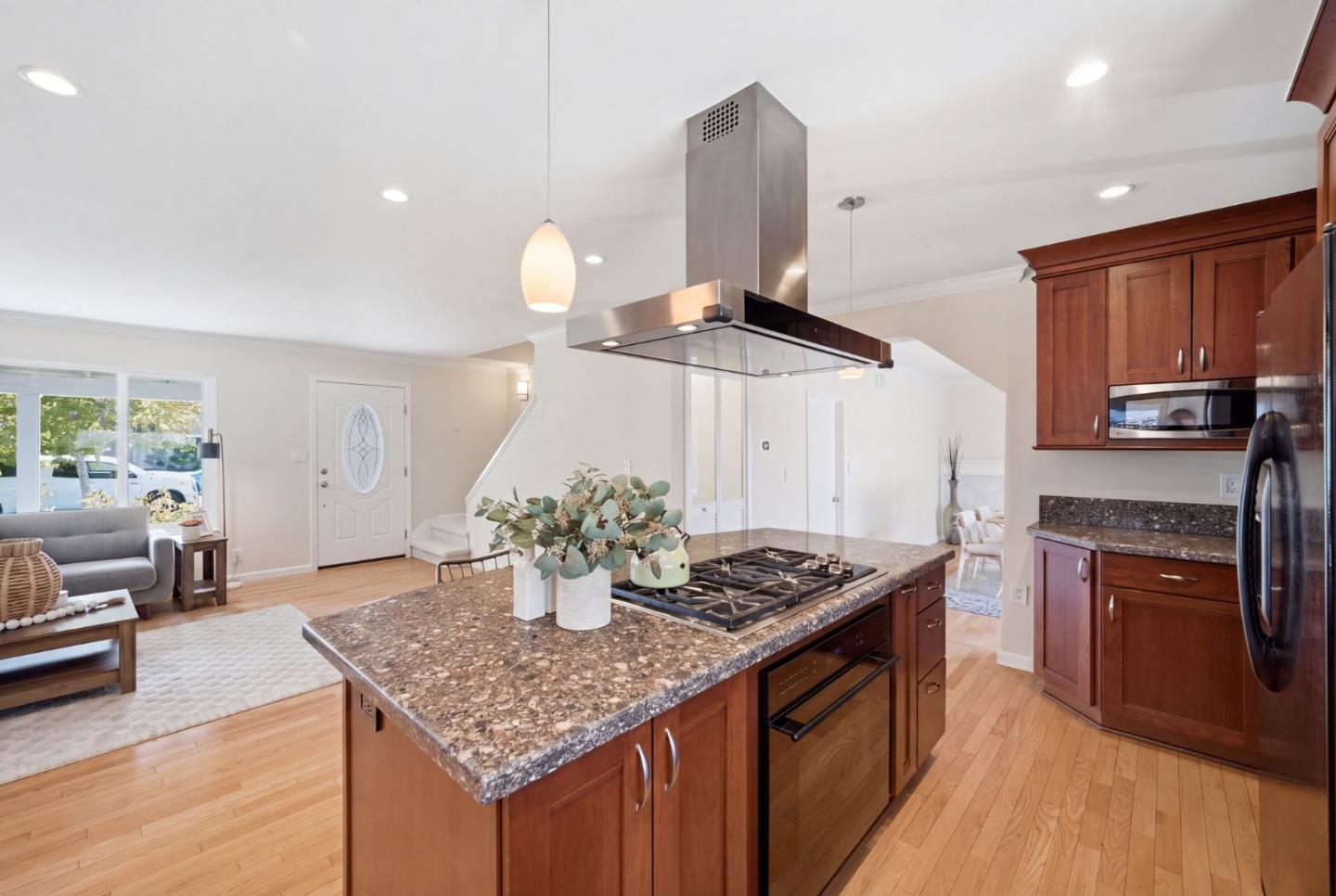 4042 Normandale DR