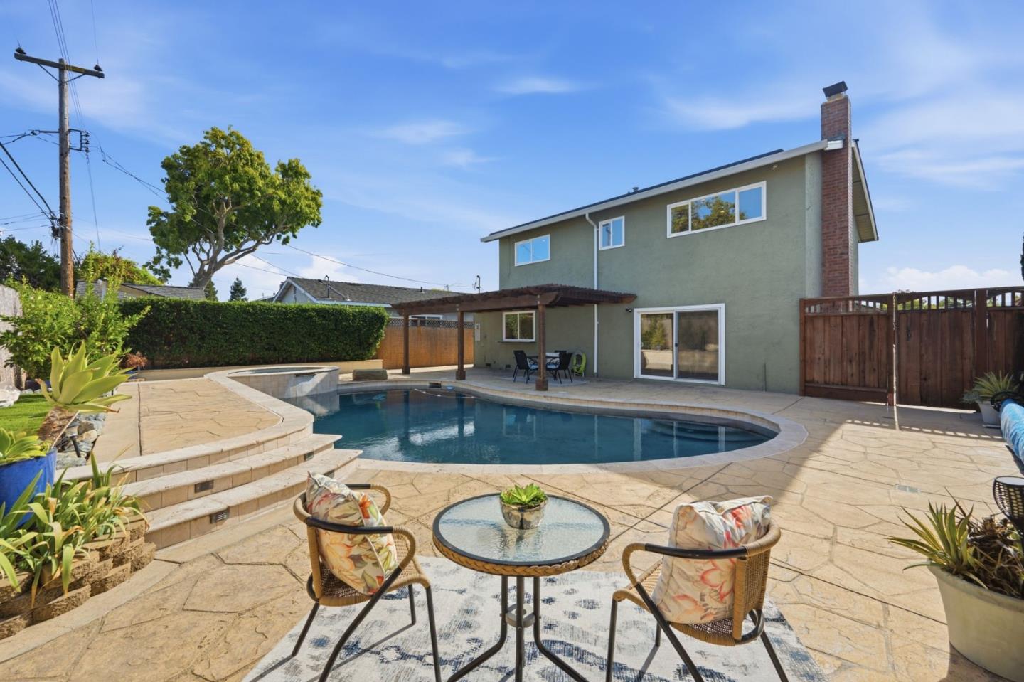 4042 Normandale DR