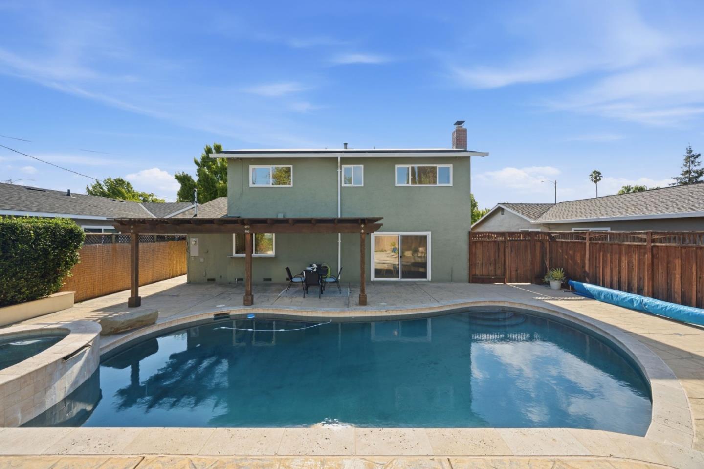 4042 Normandale DR
