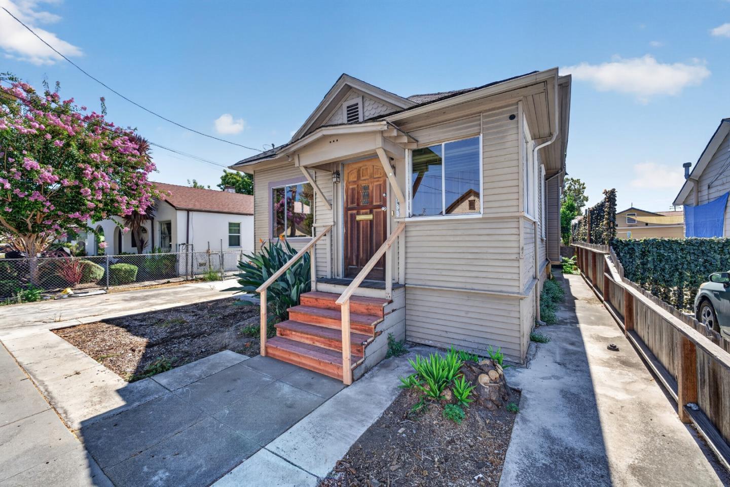 483 N 12th ST