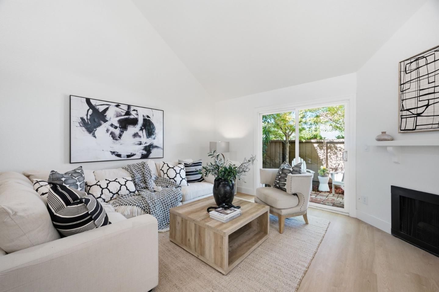 2786 Mauricia AVE