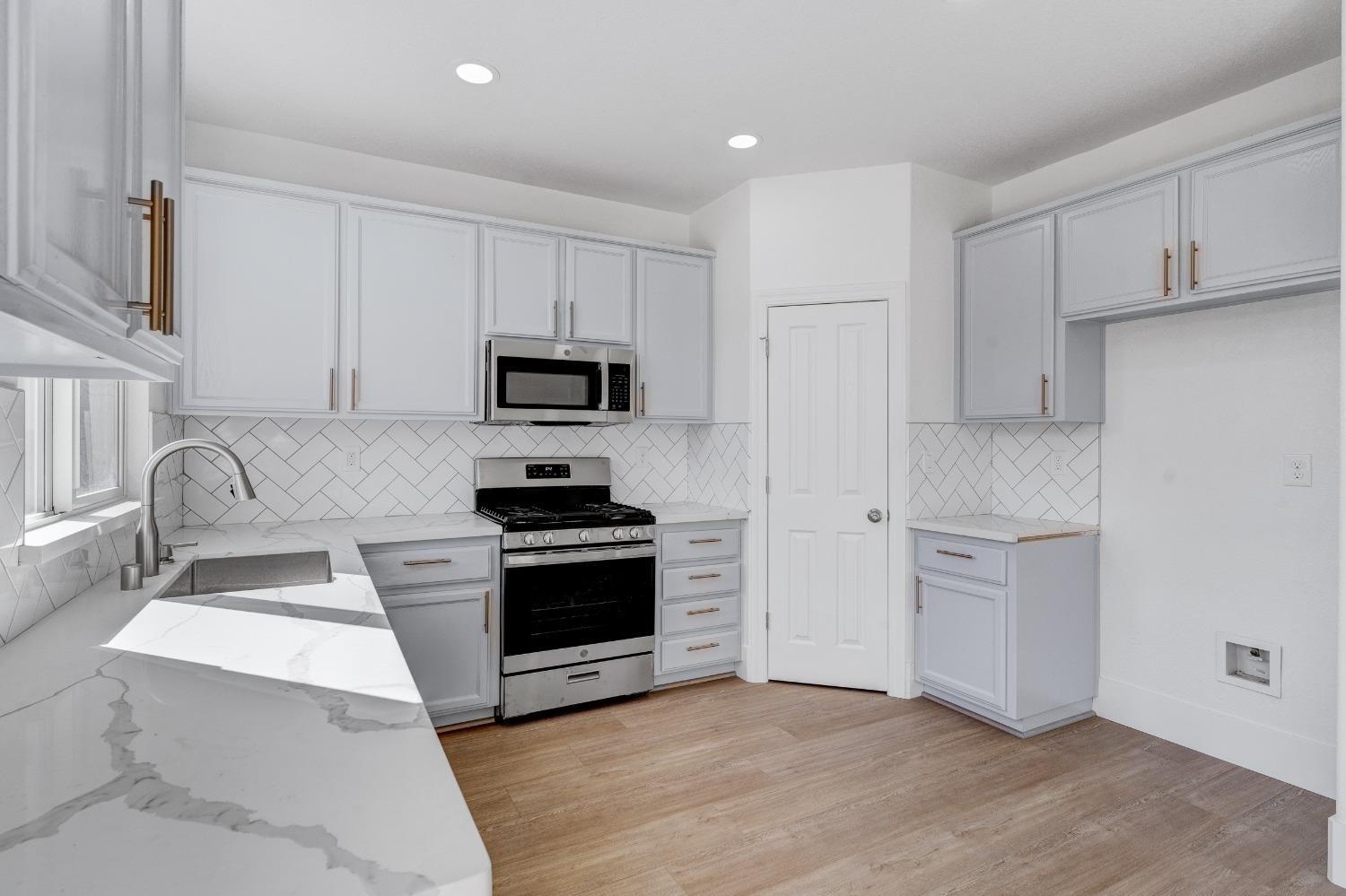 1354 Amaranth Street