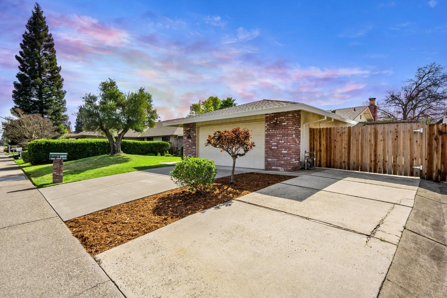 1815 Vista Creek Drive