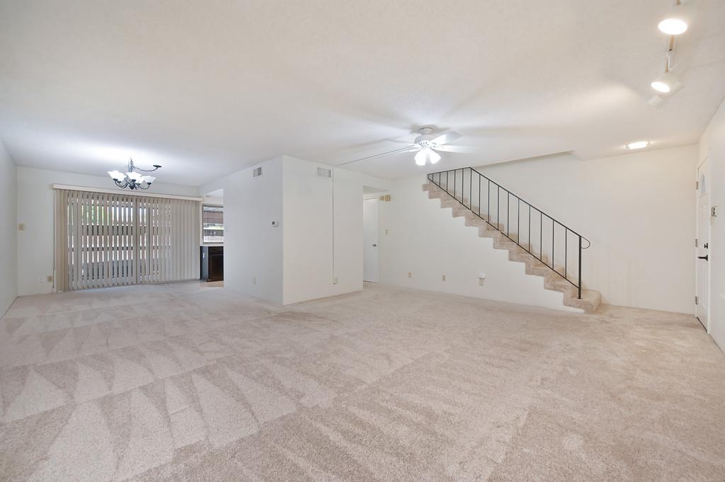 6105 Via Casitas