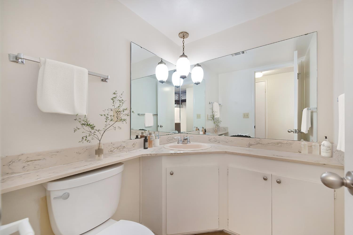 6105 Via Casitas