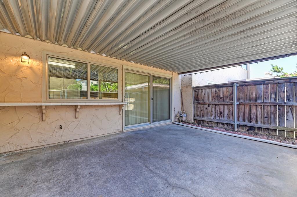 6105 Via Casitas