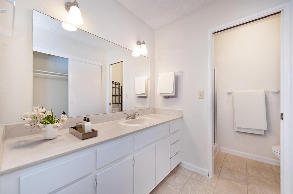 6105 Via Casitas