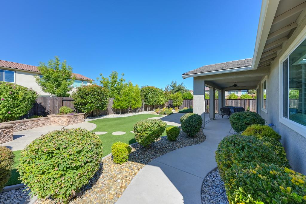 325 Winthrop Court