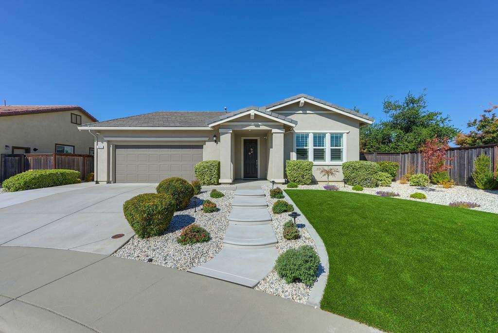 325 Winthrop Court